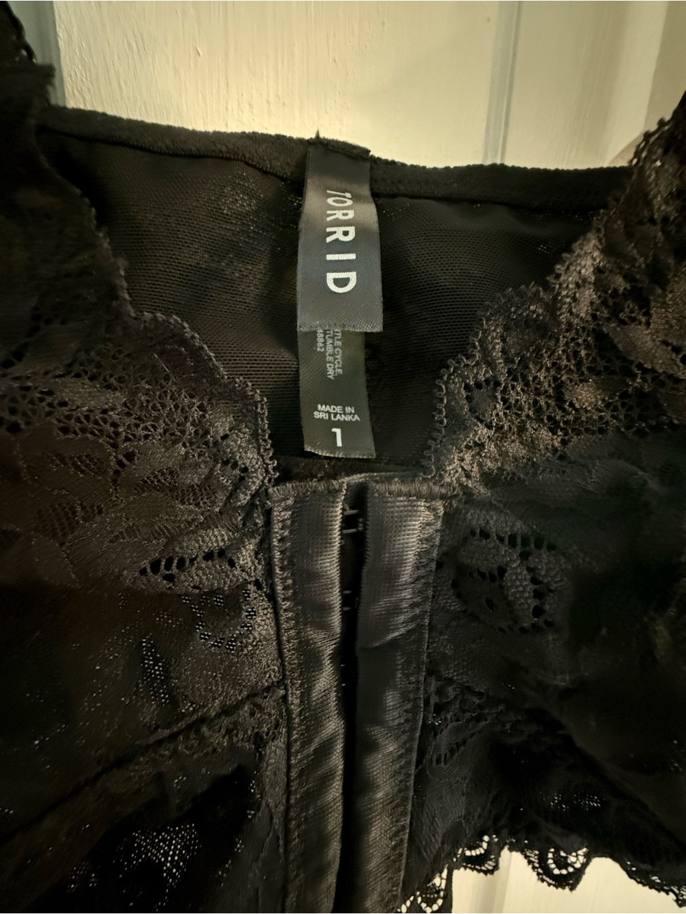 Torrid Unlined Lace Front-Close Bralette - Picture 6 of 7